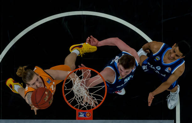 在上海队时 在上海队时