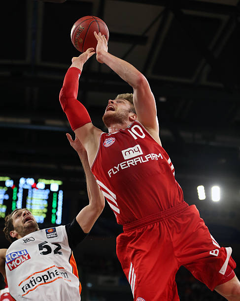 的赛场上更 的赛场上更